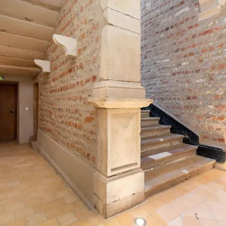 Au Chateau Ars Ars-sur-Formans
