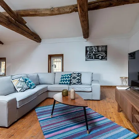 Au Chateau Ars *