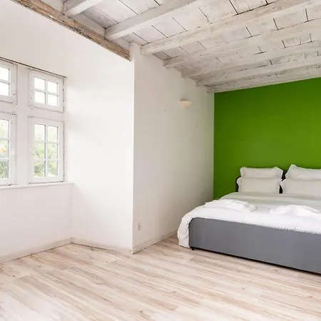 Au Chateau Ars Apartment