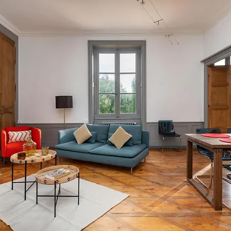 Au Chateau Ars Apartment