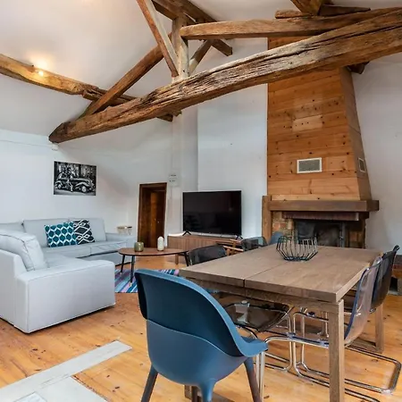 Au Chateau Ars Apartment